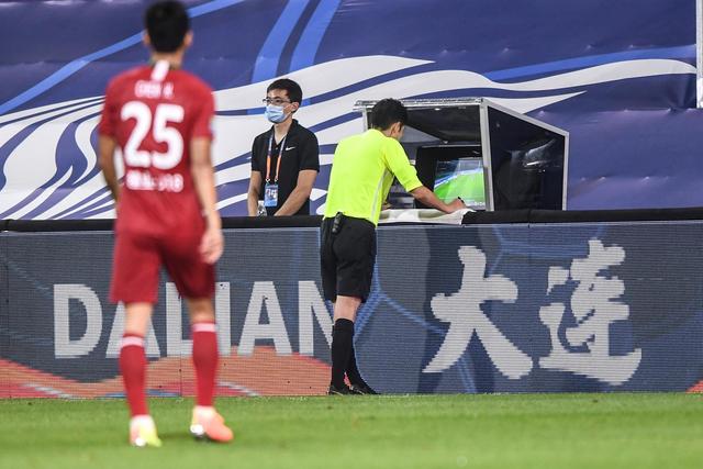 曼城17轮英超只拿到27分 创造15年最差成绩