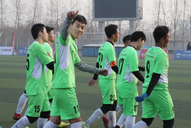 沃特斯末节超神21分周琦伤退 广东送广州5连败